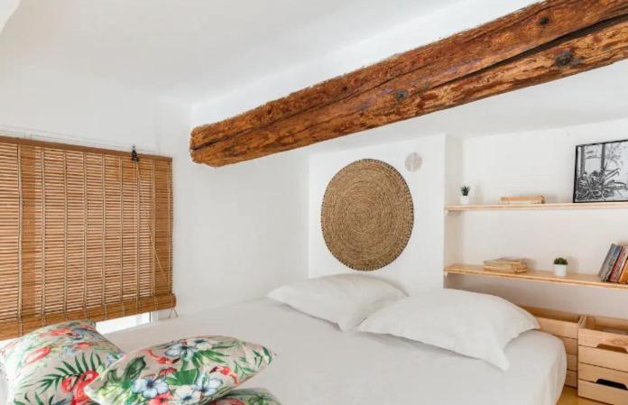 Appartement Authentique Situe En Plein Centre D'אנטיב מראה חיצוני תמונה